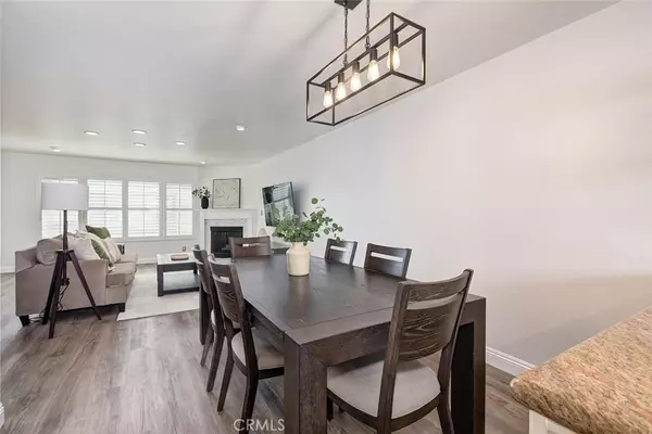 Sherman Oaks, CA 91423,14332 Dickens #10