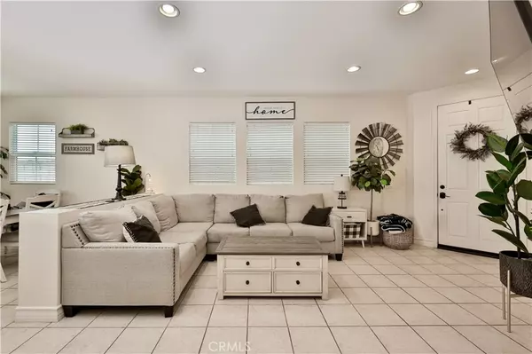 Valencia, CA 91354,29338 Dakota DR