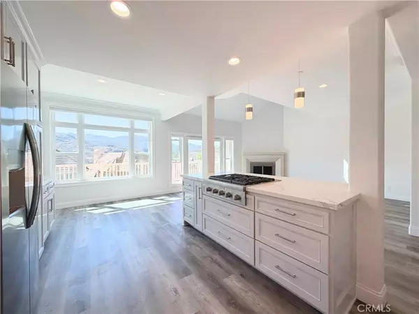 Westlake Village, CA 91361,32110 Canyon Crest