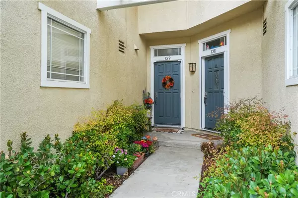 Valencia, CA 91354,23633 Big Sky Walk #129
