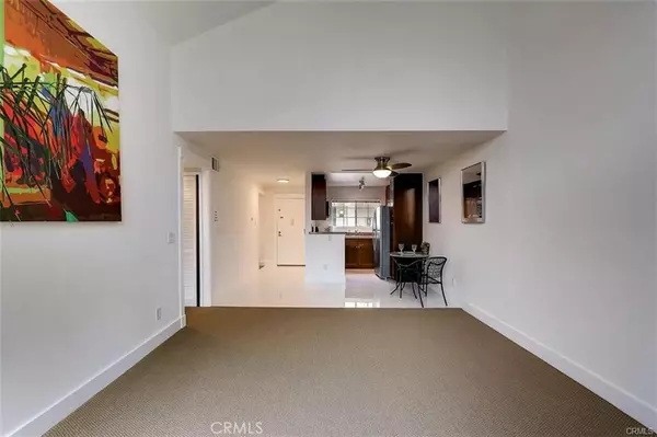 Woodland Hills, CA 91367,5540 Owensmouth AVE #316