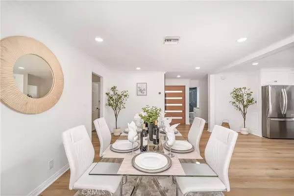 Woodland Hills, CA 91367,24244 Friar ST