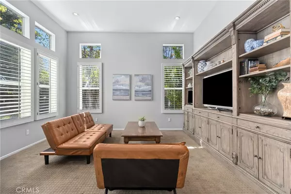 West Hills, CA 91307,7474 Darnoch WAY