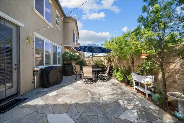 Saugus, CA 91350,19415 Opal