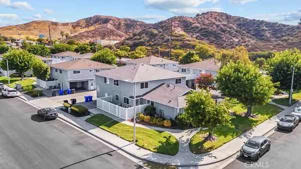 Saugus, CA 91350,20715 Dot St