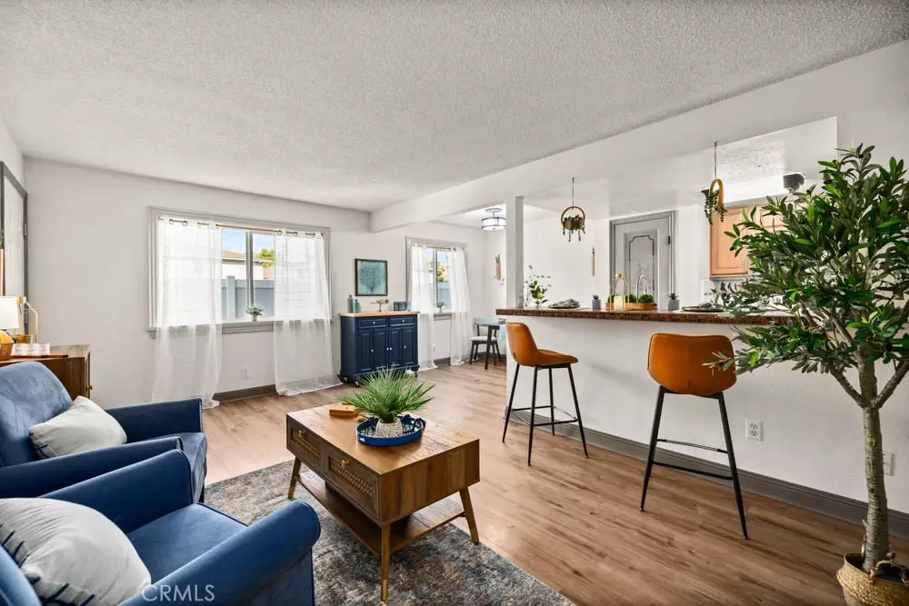 Saugus, CA 91350,20715 Dot St