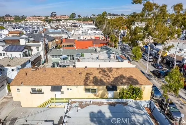 Newport Beach, CA 92662,215 215 Marine