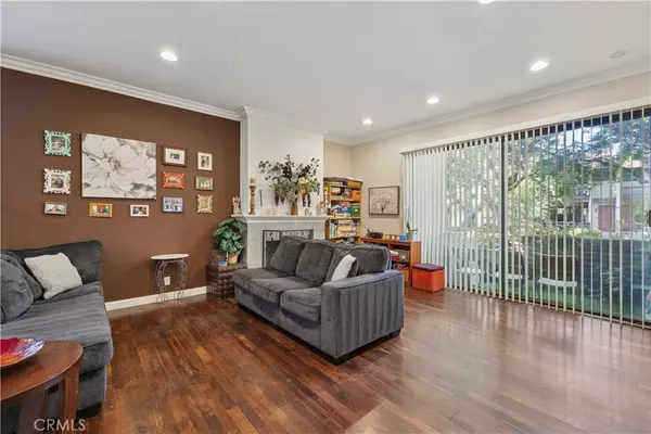 Woodland Hills, CA 91367,21900 Marylee #281