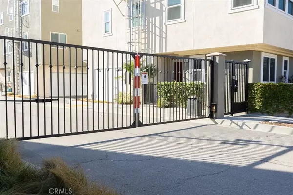 Sylmar, CA 91342,13219 Shaw LN