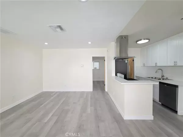 Sherman Oaks, CA 91423,4436 Ventura Canyon AVE #5