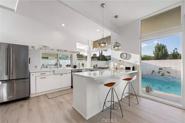 Granada Hills, CA 91344,17042 Lisette