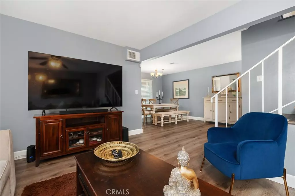 Van Nuys, CA 91405,7320 Lennox #F7