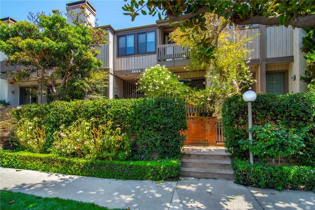 Los Angeles, CA 90025,1844 Midvale AVE #6