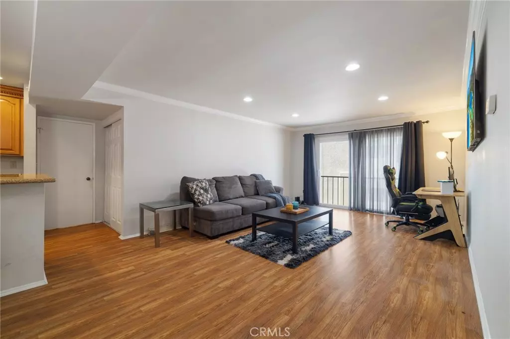 Valley Village, CA 91607,5257 Radford AVE #212