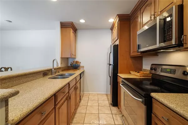 Valley Village, CA 91607,5257 Radford AVE #212