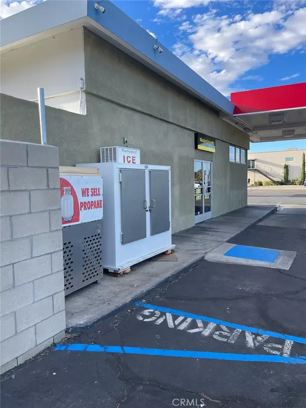 Ridgecrest, CA 93555,207 N China Lake