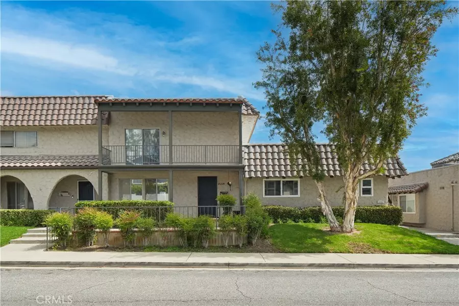 25224 Avenida Dorena, Newhall, CA 91321