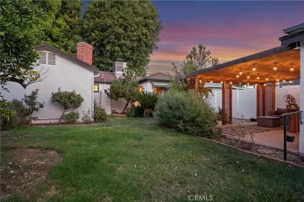 Reseda, CA 91335,6939 White Oak AVE