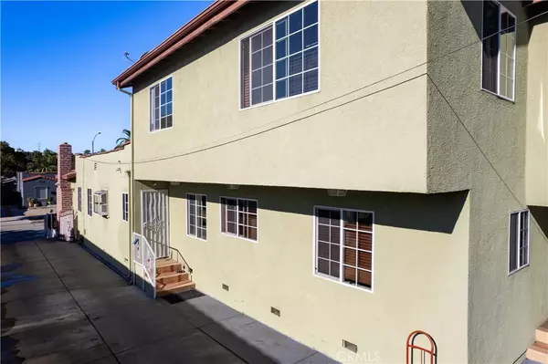 Los Angeles, CA 90039,3241 Madera AVE