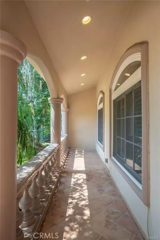 Sherman Oaks, CA 91423,4063 Benedict Canyon DR