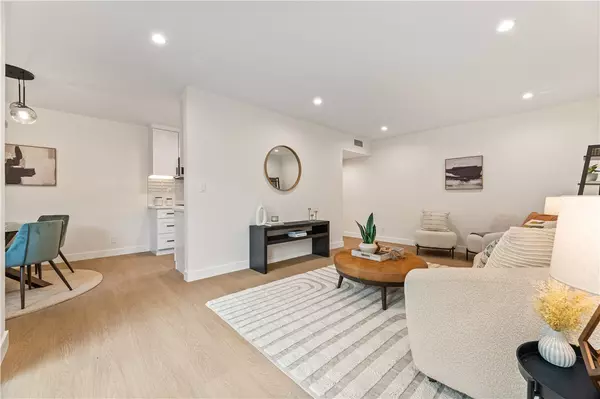 Tarzana, CA 91356,18307 Burbank blvd #7