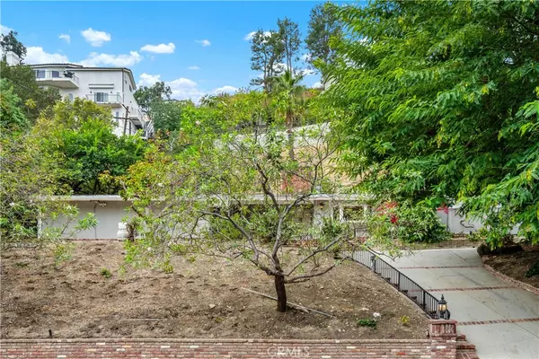 Woodland Hills, CA 91364,5111 San Feliciano