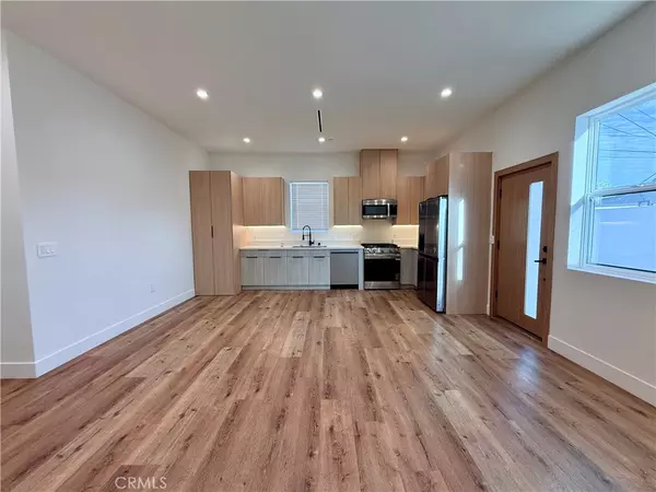 Reseda, CA 91335,6904 Corbin AVE