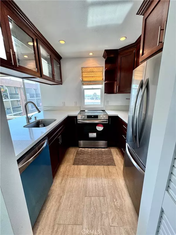 West Hollywood, CA 90069,960 N San Vicente BLVD #12