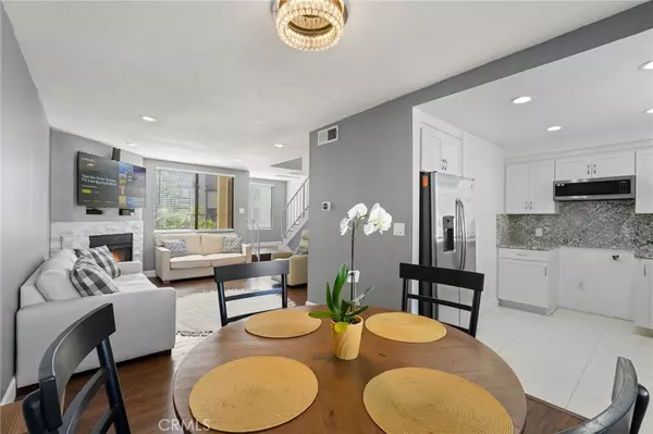 Canoga Park, CA 91303,21720 Hart #9
