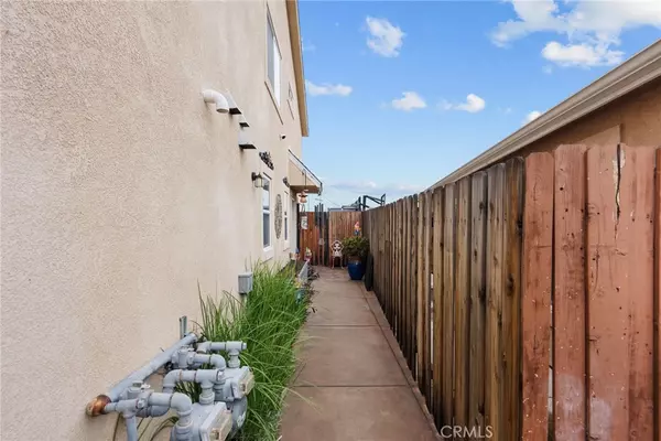 Saugus, CA 91350,26146 Gravett PL