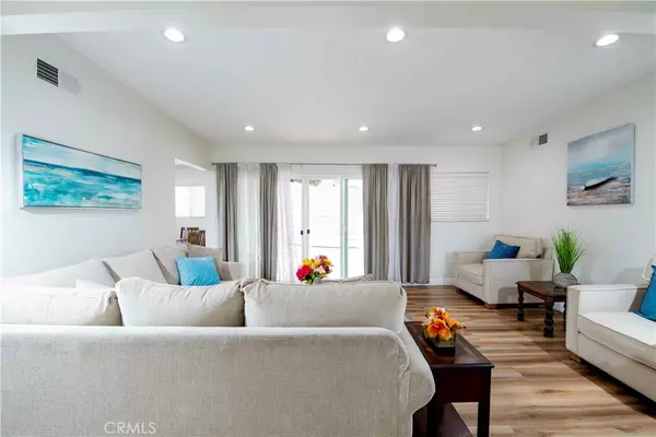 Sylmar, CA 91342,11968 Rossiter