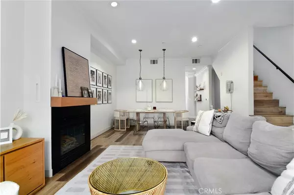 Sherman Oaks, CA 91401,13360 Burbank BLVD #16
