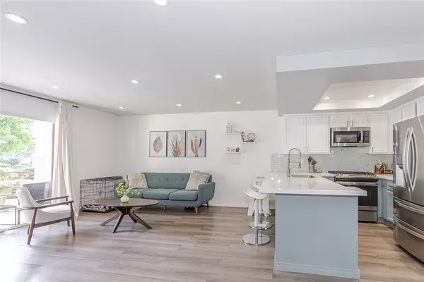 Canoga Park, CA 91303,6825 Alabama AVE #111