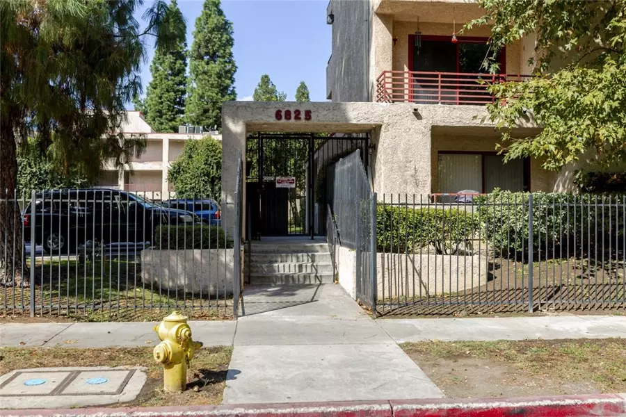 6825 Alabama AVE #111, Canoga Park, CA 91303