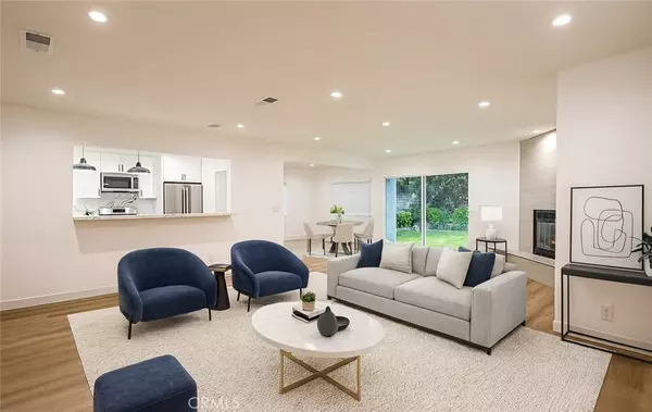 Woodland Hills, CA 91364,22257 Macfarlane DR