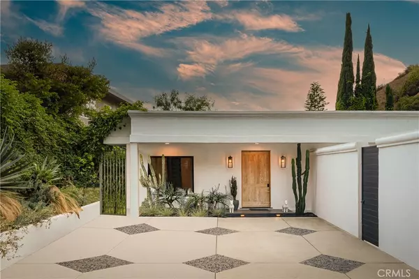 9275 Flicker PL, Los Angeles, CA 90069
