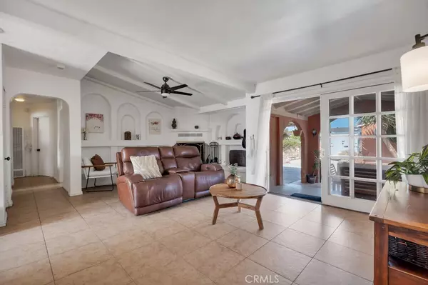 Winnetka, CA 91306,20251 Vanowen