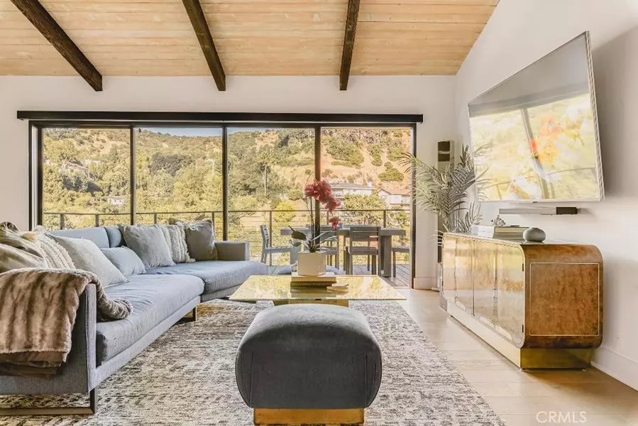 2522 Zorada DR, Los Angeles, CA 90046