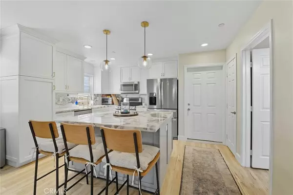 Saugus, CA 91350,21711 Doss PL