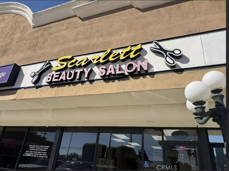 16935 Vanowen, Lake Balboa, CA 91406