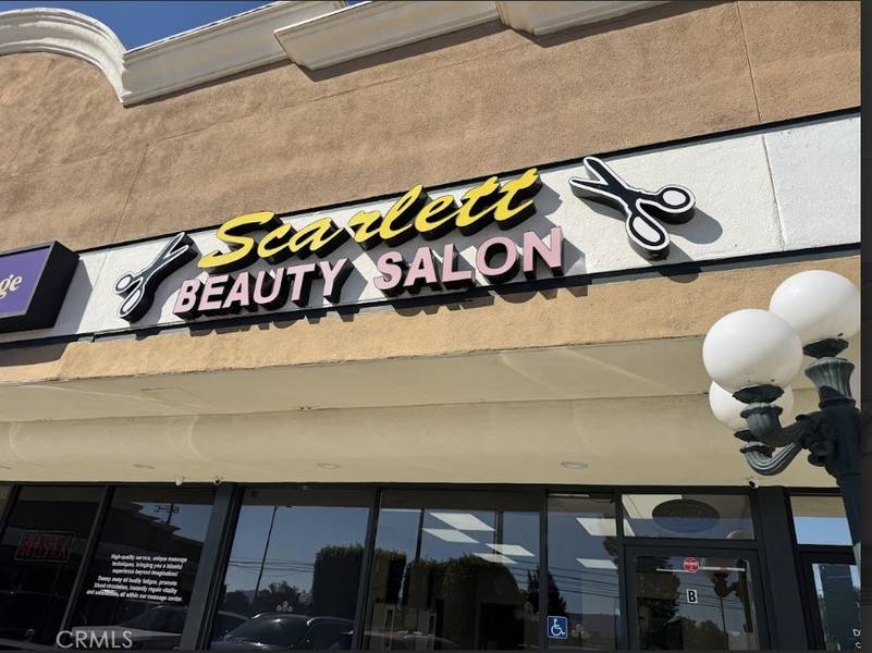 16935 Vanowen, Lake Balboa, CA 91406