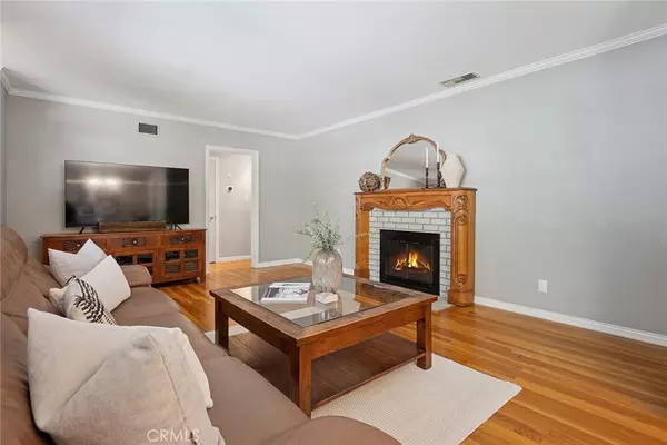 Tarzana, CA 91356,5407 Garden Grove AVE