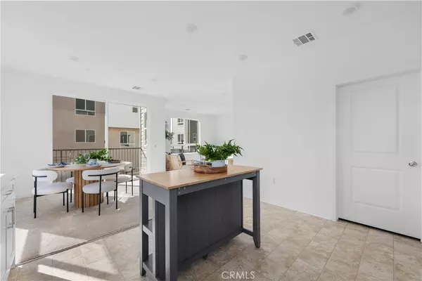North Hills, CA 91343,9423 1/2 N Sepulveda Blvd. #2