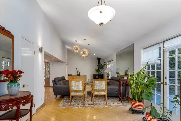 Tarzana, CA 91356,5828 Calvin