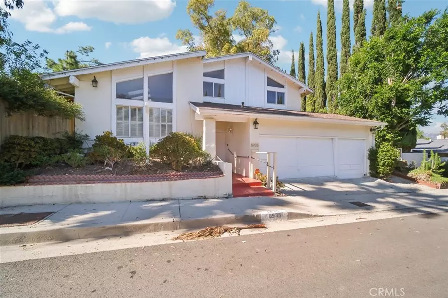 8935 Moorcroft, West Hills, CA 91304