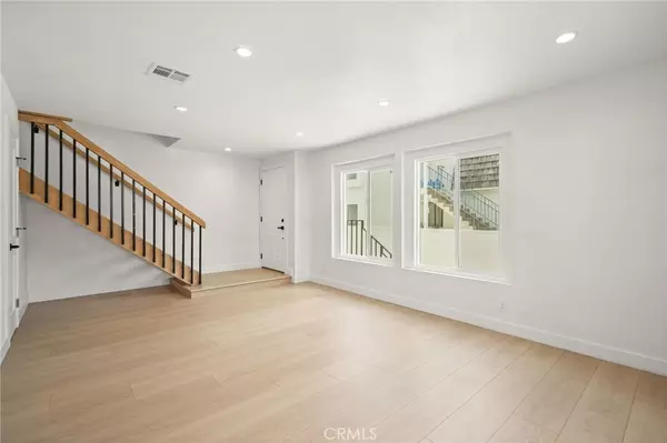 Van Nuys, CA 91405,7010 Lennox AVE