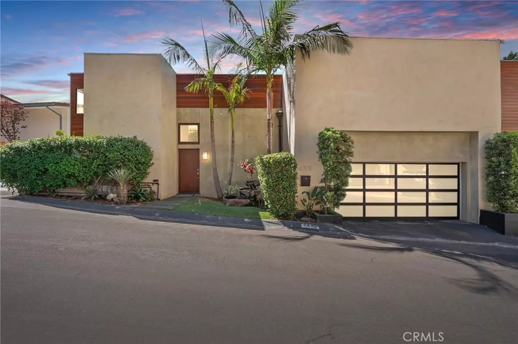 Woodland Hills, CA 91364,4319 Saltillo