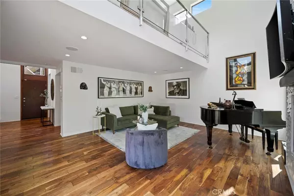 Woodland Hills, CA 91364,4319 Saltillo