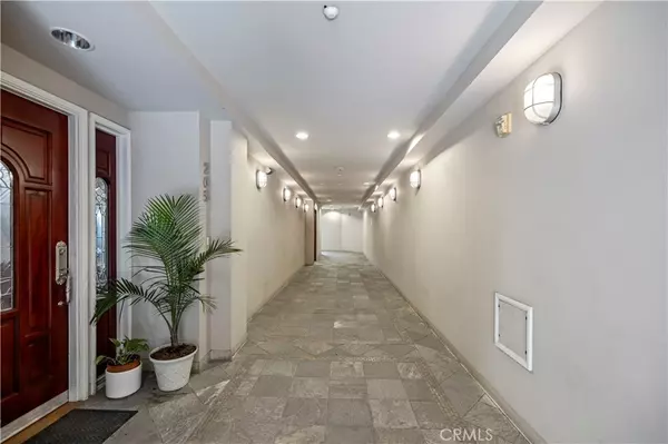 Highland Park, CA 90042,6221 Monterey RD #205