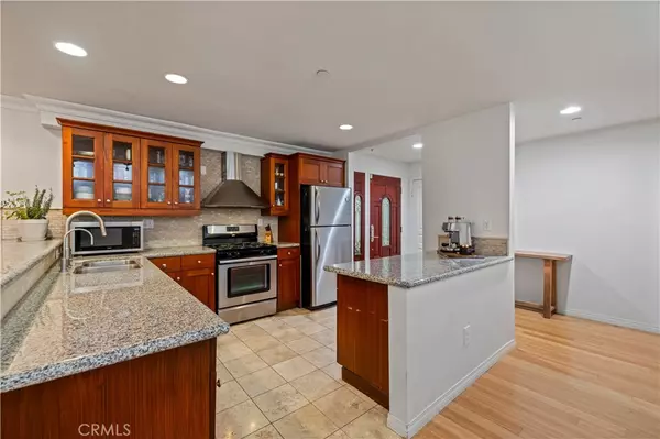 Los Angeles, CA 90042,6221 Monterey RD #205